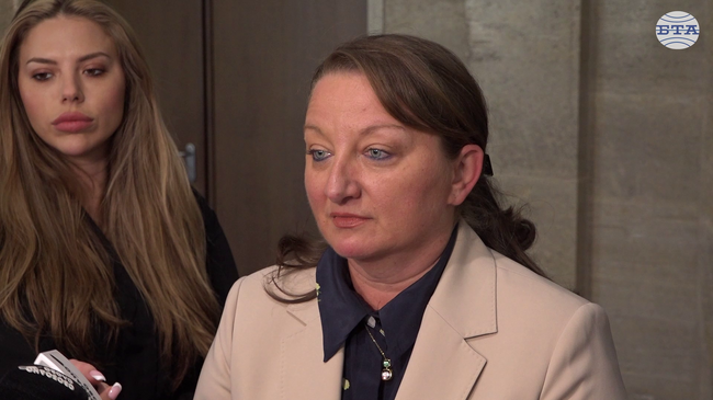 В средносрочен план вероятно трябва да се планира с колко да се вдигне пенсионната вноска, смята председателят на парламентарната социална комисия Деница Сачева