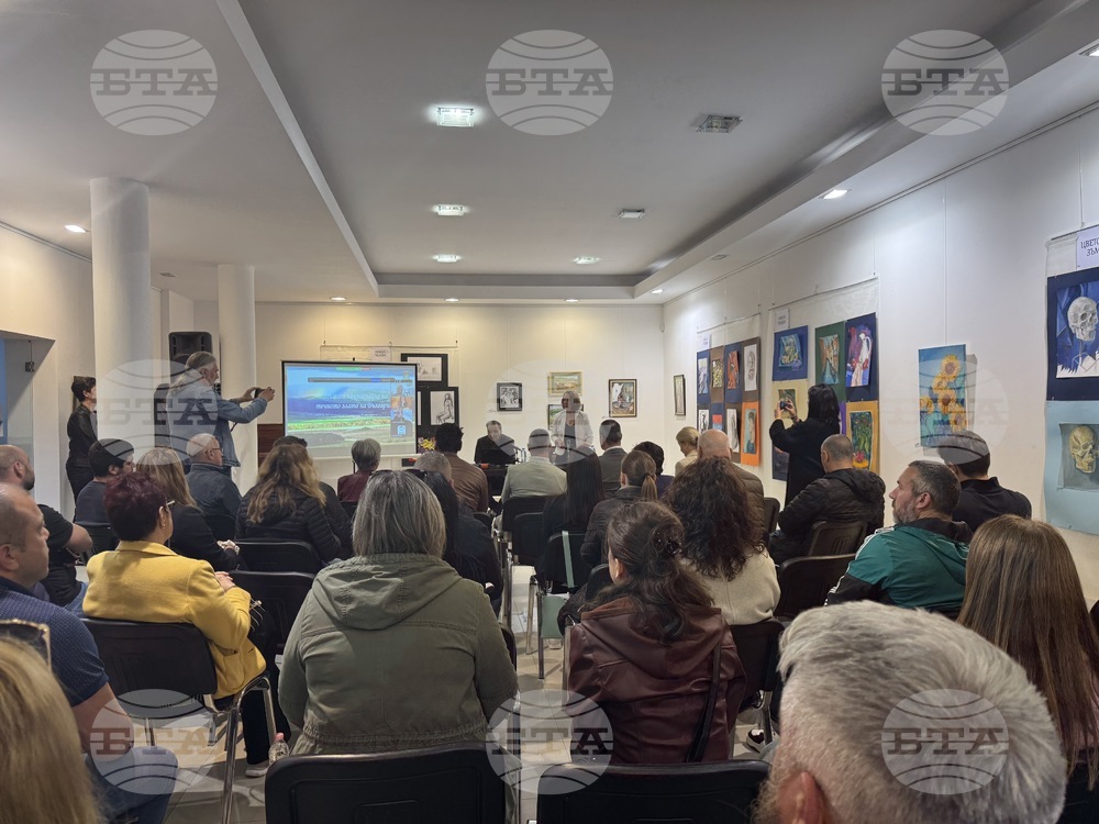 Учени и производители обсъдиха в Казанлък защитата на българското розово масло 