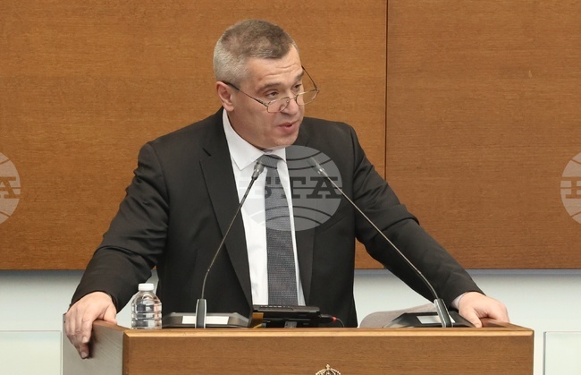 МЗХ работи по законодателни промени за по-ефективен контрол на развъждането и търговията с домашни любимци, каза министър Тахов