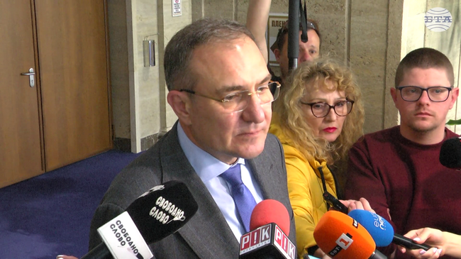 Не трябва да има увеличение на пенсионната възраст, т. нар. швейцарско правило остава, увери социалният министър