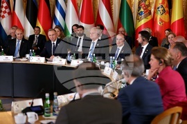 Полша - Варшава - Среща на върха на инициативата „Три морета“ - Пленарни разговори