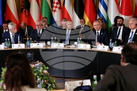 Полша - Варшава - Среща на върха на инициативата „Три морета“ - Пленарни разговори