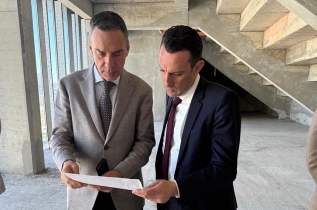 Кметът на Бургас Димитър Николов представи проект за Балкански център по шахмат пред спортния министър Иван Пешев 