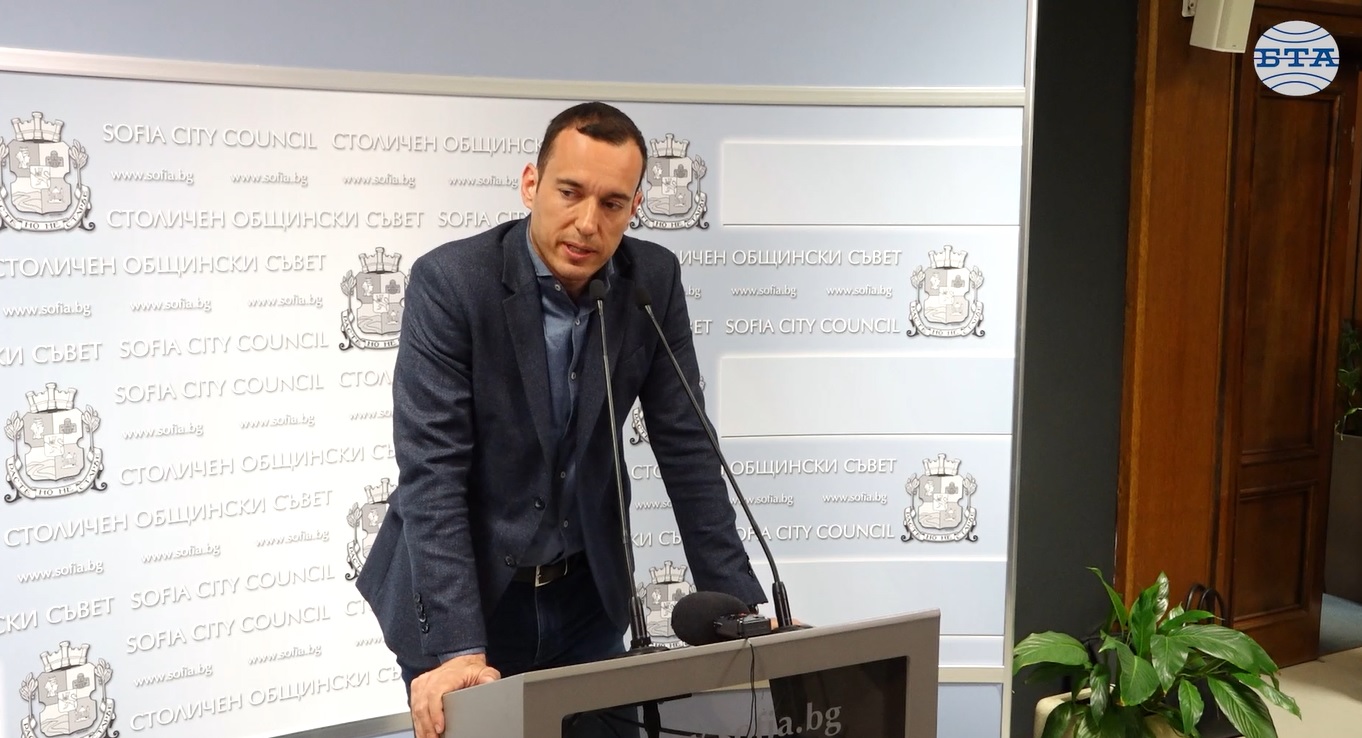 Вие не сте свободни хора, на вас ви казват какво да правите, каза кметът Васил Терзиев на групата на ГЕРБ в Столичния общински съвет