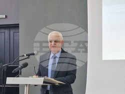 Представяне на книгата „С воля и отдаденост“ в НВИМ. На снимката: Министъра на отбраната Атанас Запрянов. Снимка: Ваня Сухарова/БТА