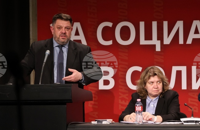 Участието ни в управлението беше безалтернативно, занапред дискусията трябва да бъде накъде да върви БСП, заяви Атанас Зафиров