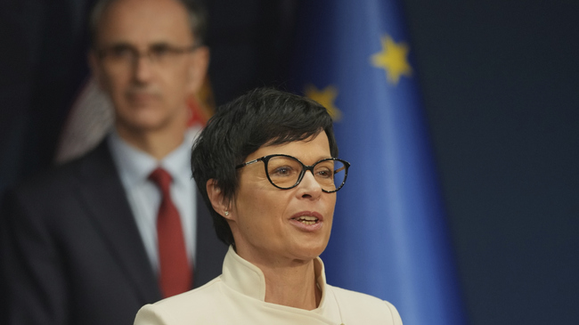 EU Enlargement Commissioner Kos Meets Protesting Students in Novi Sad