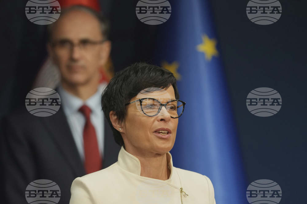 EU Enlargement Commissioner Kos Meets Protesting Students in Novi Sad