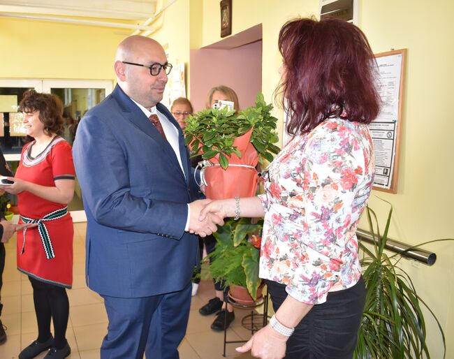 Община Разград: Комплексът за социални услуги за пълнолетни лица с увреждания в с. Просторно празнува 10-ия си рожден ден