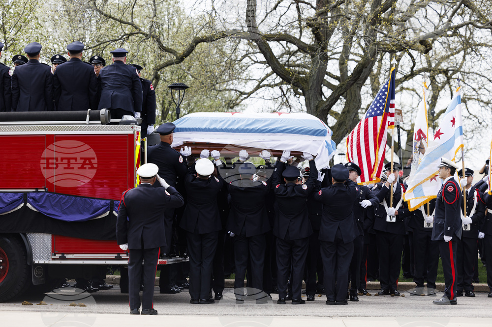 Chicago Firefighter Dies