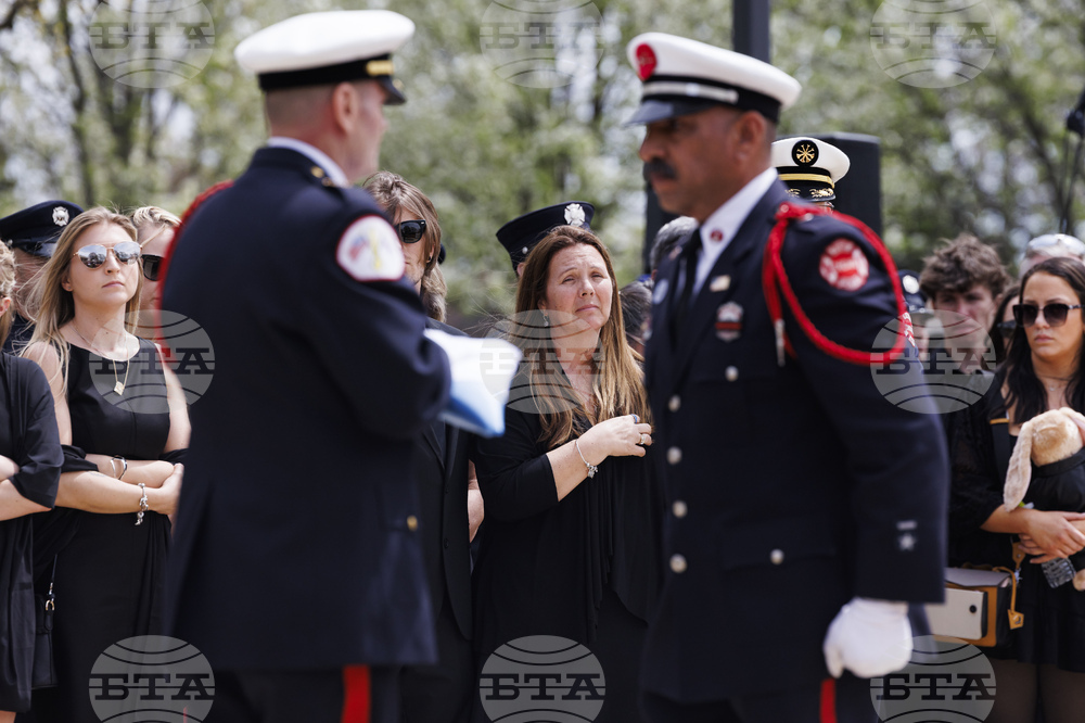 Chicago Firefighter Dies