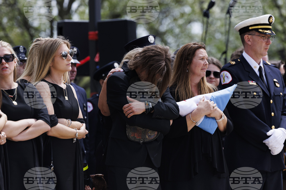 Chicago Firefighter Dies