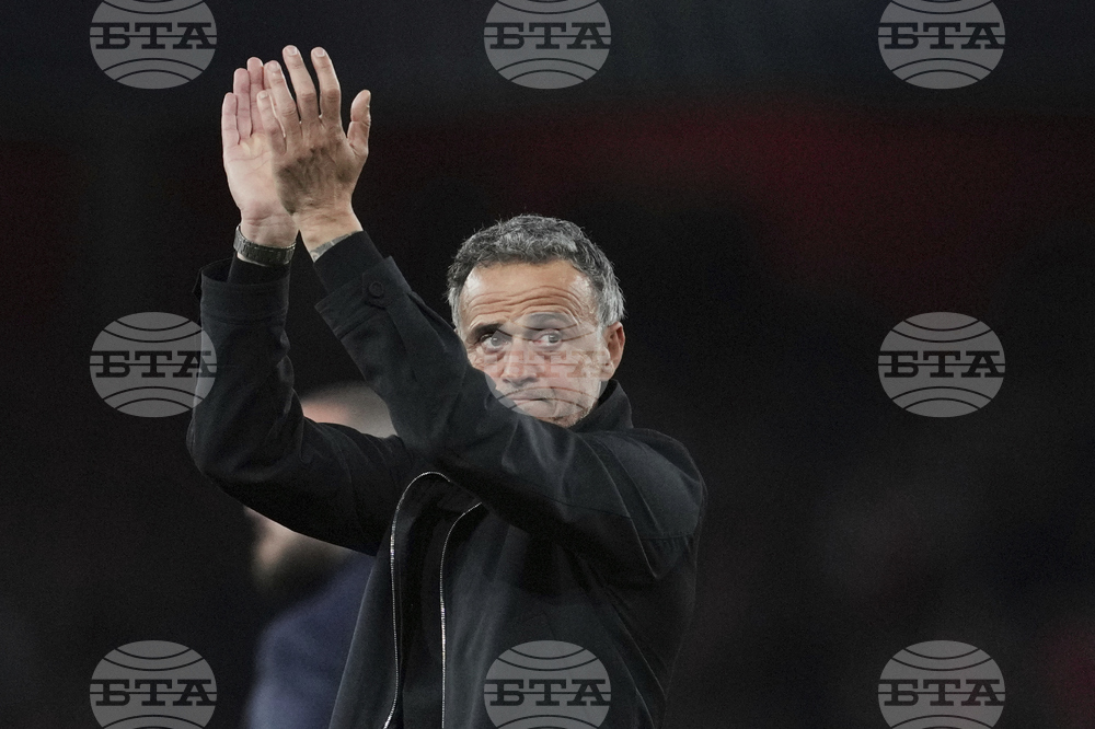 Луис Енрике: "Трябва да спечелим и втория мач, нямаме право да сваляме на гарда"