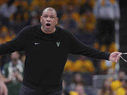Bucks Pacers Basketball
