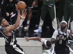 Bucks Pacers Basketball