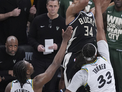 Bucks Pacers Basketball