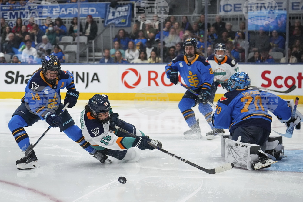 PWHL Sirens Sceptres Hockey