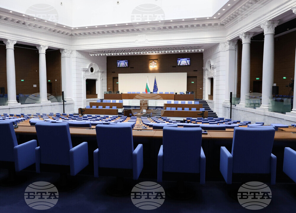 Джевдет Чакъров подаде оставка като председател на ДПС и напусна парламентарната група "Демокрация, права и свободи - ДПС", която вече е с нов председател - Хайри Садъков