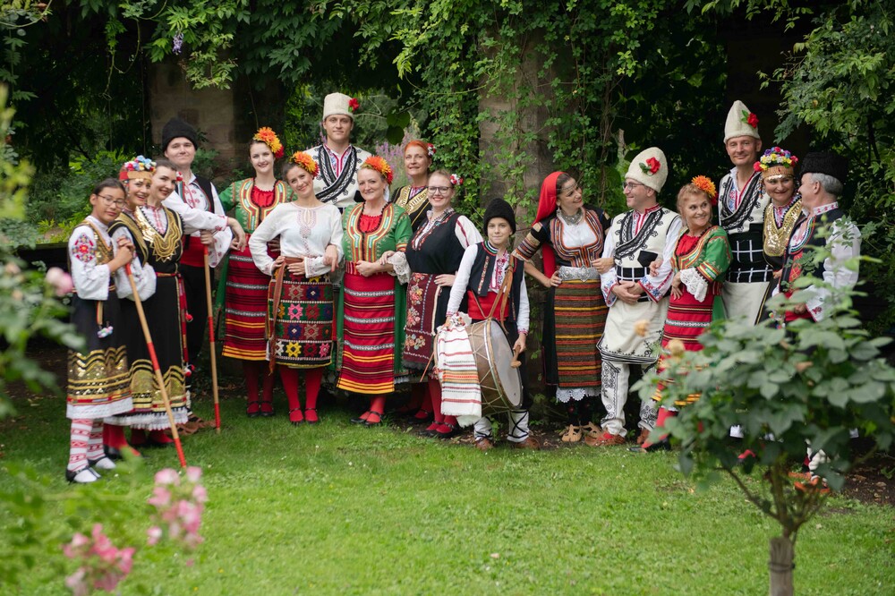 В Лион ще представим хореография, създадена като подарък за двадесетата ни годишнина, каза пред БТА Таня Макарова от „СамоДиви“ в Нюрнберг