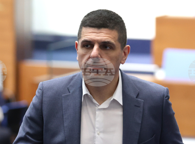 Радев разчита през този референдум да се качи на популистката вълна и да обяви свой политически проект, каза Ивайло Мирчев от ПП-ДБ
