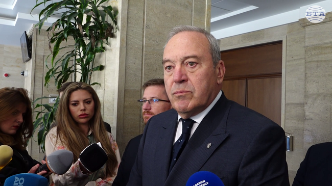 „Възраждане“ поиска трима световноизвестни икономисти да направят анализ на рисковете и ползите от еврото