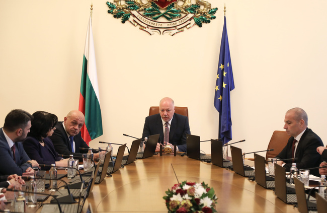 Премиерът Желязков даде на министрите десет дни системата BG-ALERT да заработи 