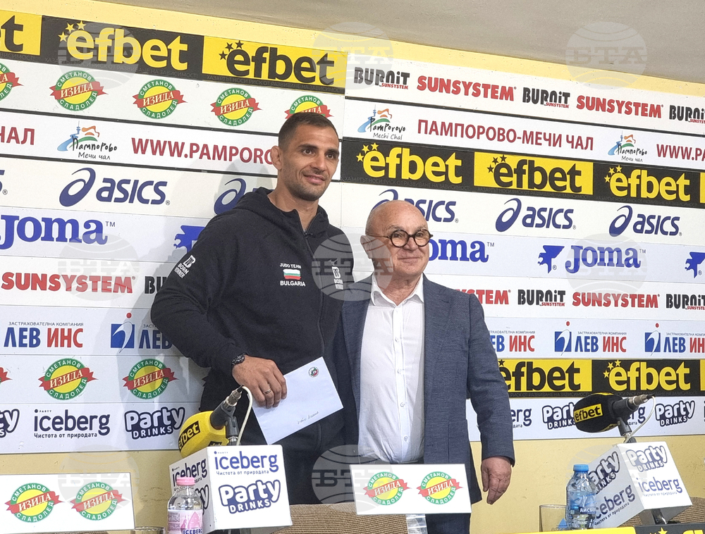 Президентът на БФ Джудо Румен Стоилов връчи парични премии на Ивайло Иванов и на Христо Вълков след Европейското първенство в Подгорица