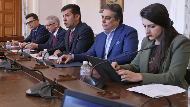 First 100 Days of Zhelyazkov Cabinet "Brought Us Four Years Back to the Worst Practices in GERB Governance" - Kiril Petkov 