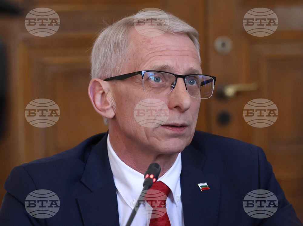  Second Largest Parliamentary Group to Move for No Confidence in Government after Eurozone Entry Date Is Set