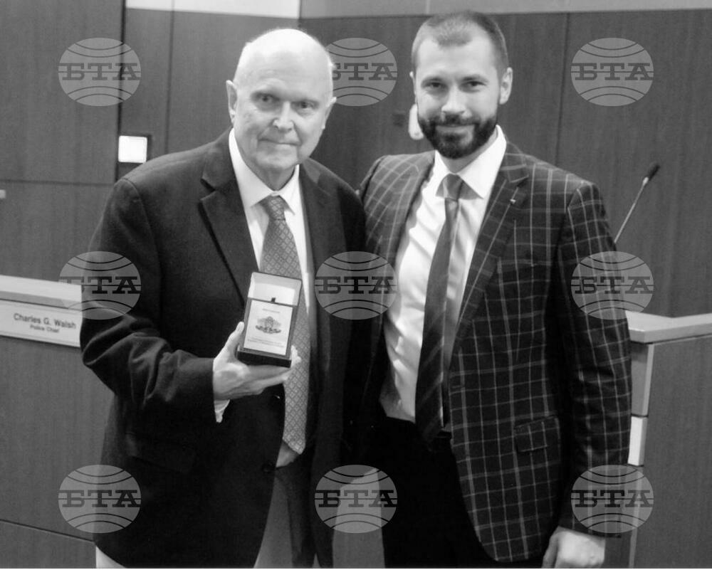Починал е Пат Файхтер - приятел на българската общност в Елк Гроув Вилидж, информира Генералното ни консулство в Чикаго