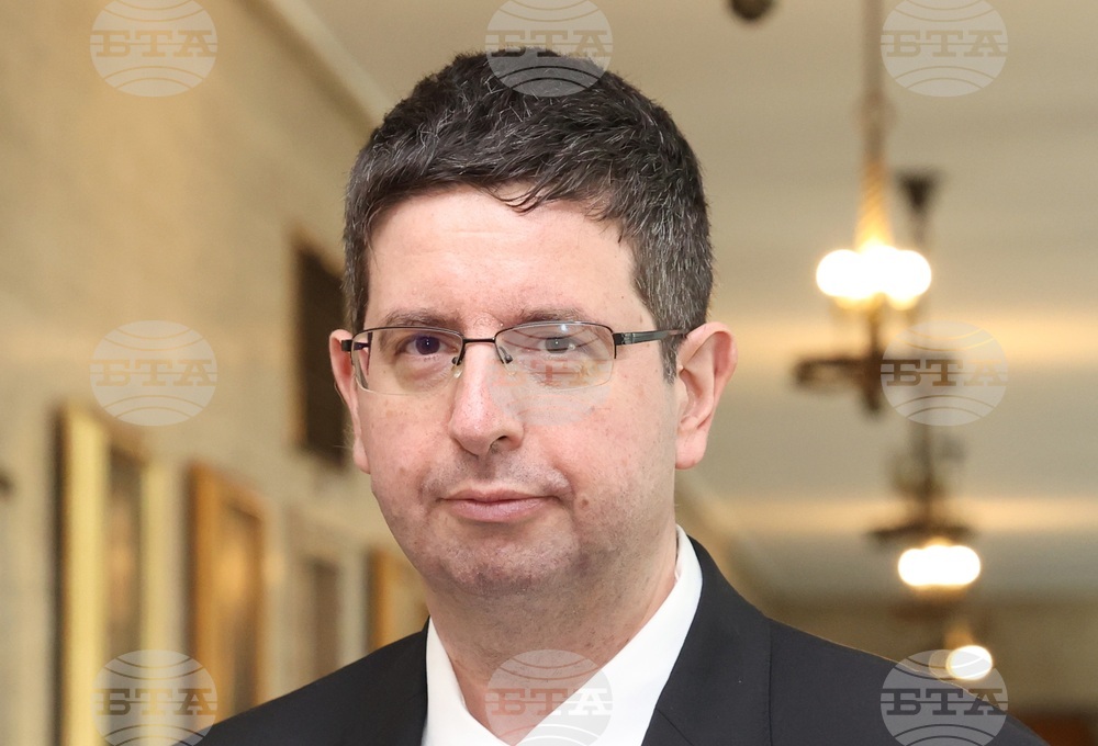 На финала сме с подготовката за преминаване на картовите разплащания от лева в евро, заяви в интервю за БТА подуправителят на БНБ Петър Чобанов