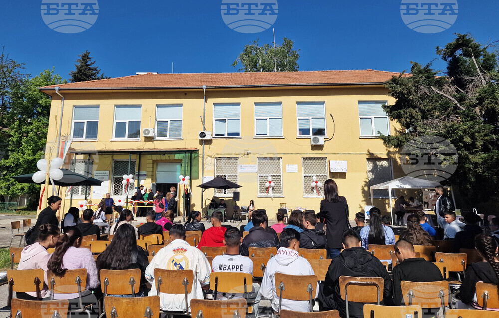 В Професионална гимназия по фризьорство и ресторантьорство в Пазарджик успешно завършиха дейностите по проекта „Културно многообразие в училище“