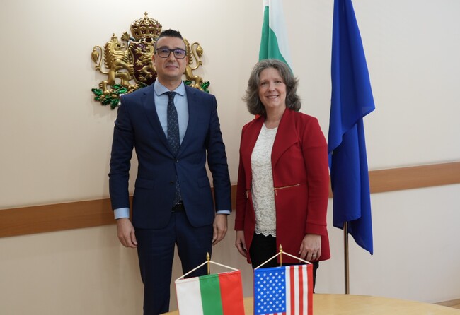 Economy Minister, US Embassy Chargé d’Affaires Seek Stronger Trade and Investment Links