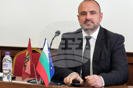 Девня - Общински съвет - заседание - Владимир Ненков