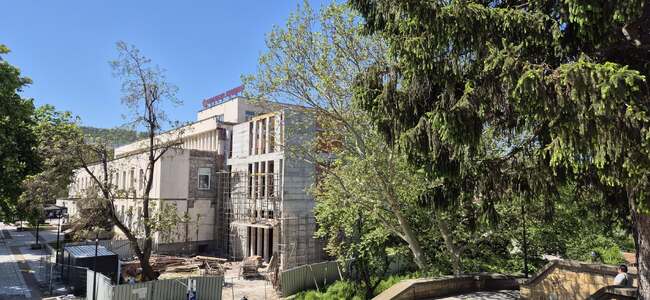 Строителните дейности по северното крило на Факултетския корпус на Стопанската академия в Свищов се осъществяват по план