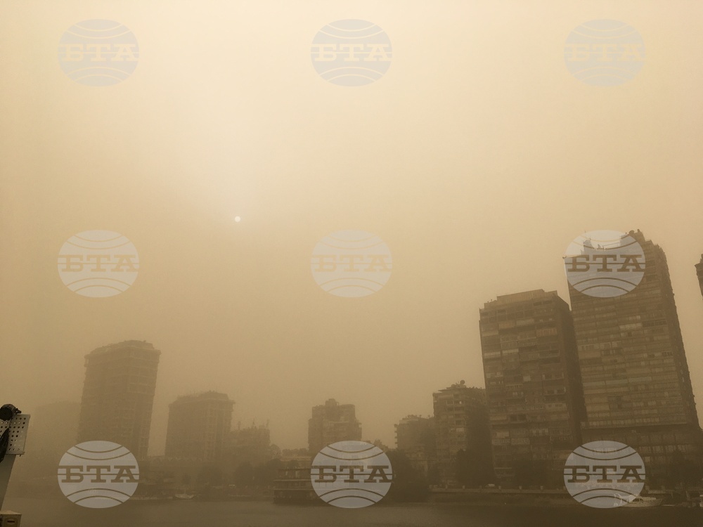 Египет издаде предупреждение за опасно време заради наближаваща пясъчна буря