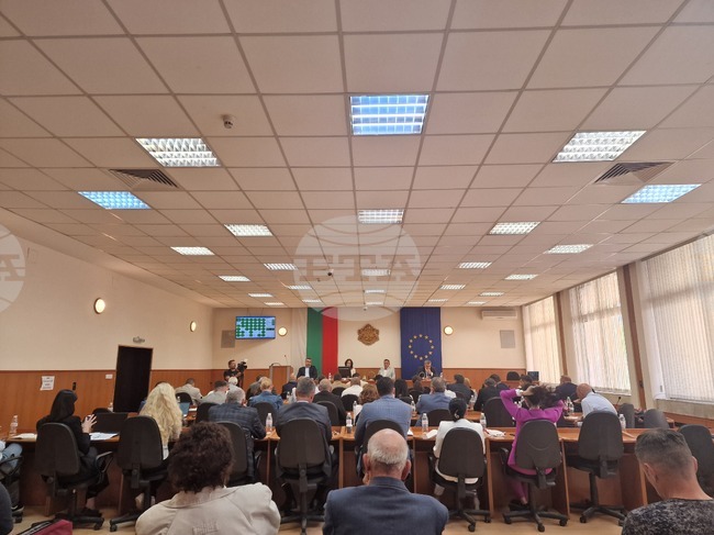 Общинският съвет в Пазарджик одобри създаването на временна комисия за обсъждане на предложения за удостояване със звание "Почетен гражданин" 