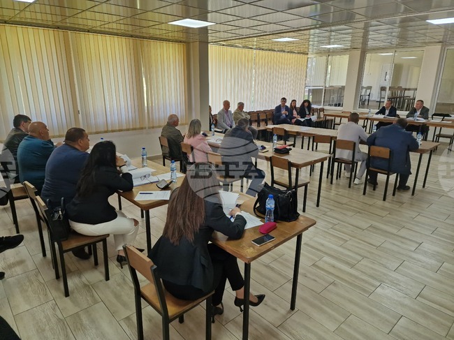 Бюджет на общината в размер на близо 13,6 милиона лева прие Общинският съвет в град Златарица