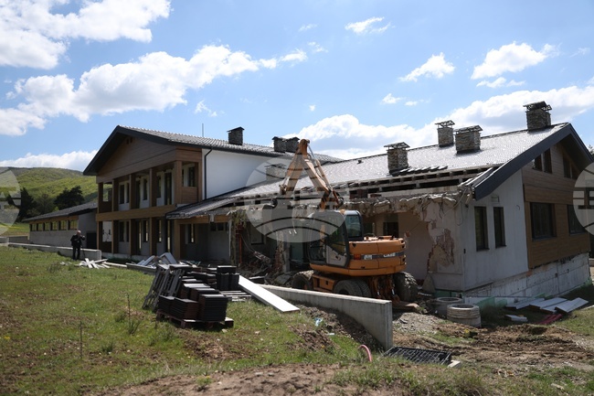 Незаконни постройки - премахване