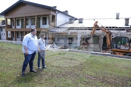 Незаконни постройки - премахване