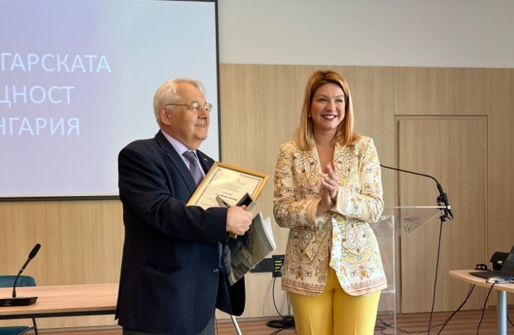 Отличие за популяризирането на българската култура в Унгария получи Тошо Дончев