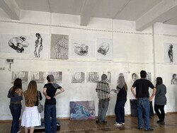 Участниците в Националния конкурс за учебна рисунка бяха наградени в Училището за изящни изкуства “Илия Петров”, снимка: Теодора Цветкова (стажант)/БТА