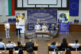 Благоевград - младежки форум - „Приключенията на демокрацията“