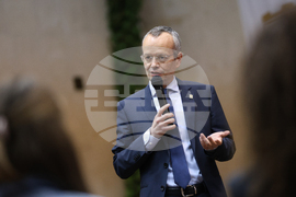 Благоевград - младежки форум - „Приключенията на демокрацията“