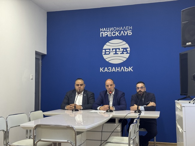 Пресконференция на "Възраждане" в Казанлък