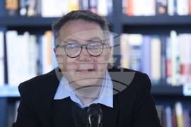 Нов български университет - „Вегетарианката“ - книга - дискусия