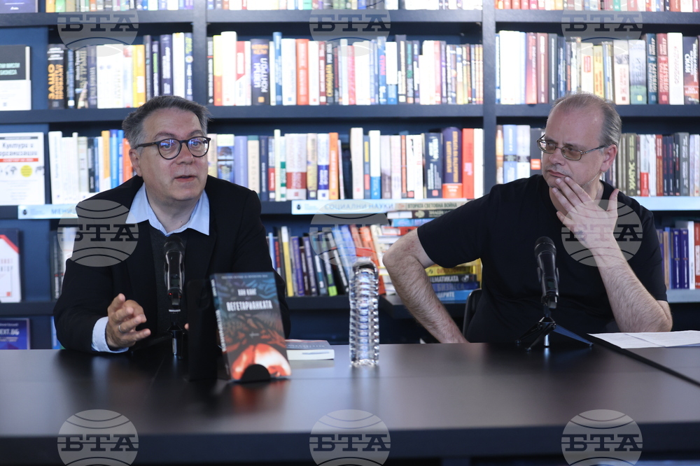 Доц. Морис Фадел за романа на Хан Канг „Вегетарианката": Присъствието на любовта не се събужда в романа