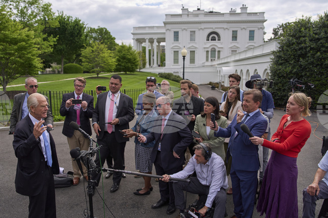 САЩ вероятно ще наложат мита върху вноса на фармацевтични продукти съгласно търговско разследване, заяви съветник на Белия дом