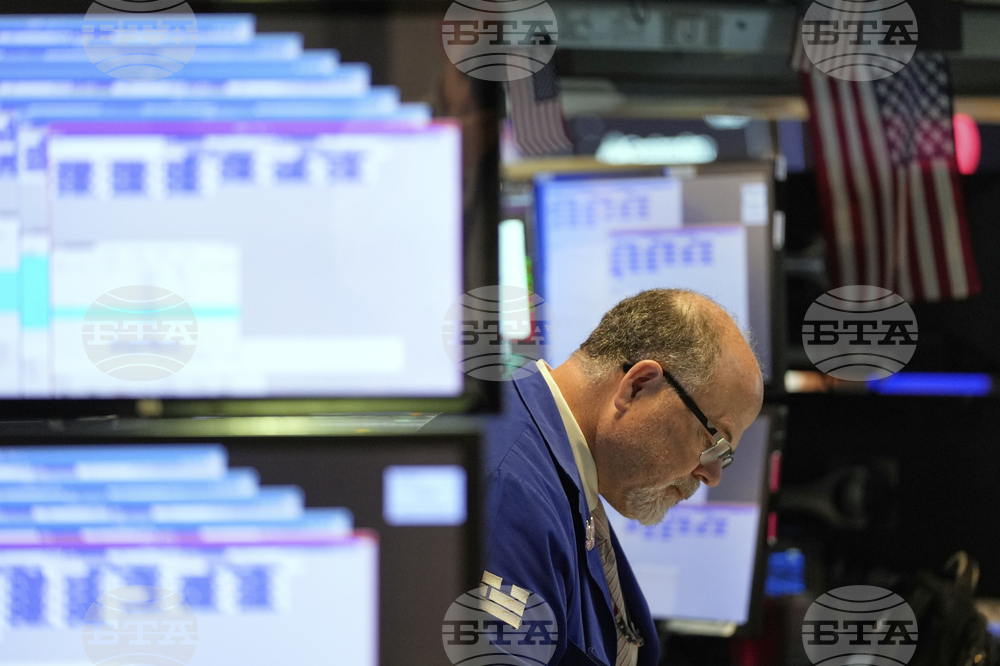 Индексите на Уолстрийт се покачват след силни финансови отчети на "Майкрософт" и "Мета платформс"