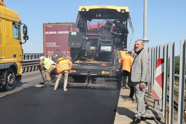 Приключи асфалтирането на Дунав мост при Русе